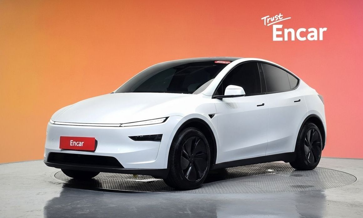 Tesla Model Y 2025