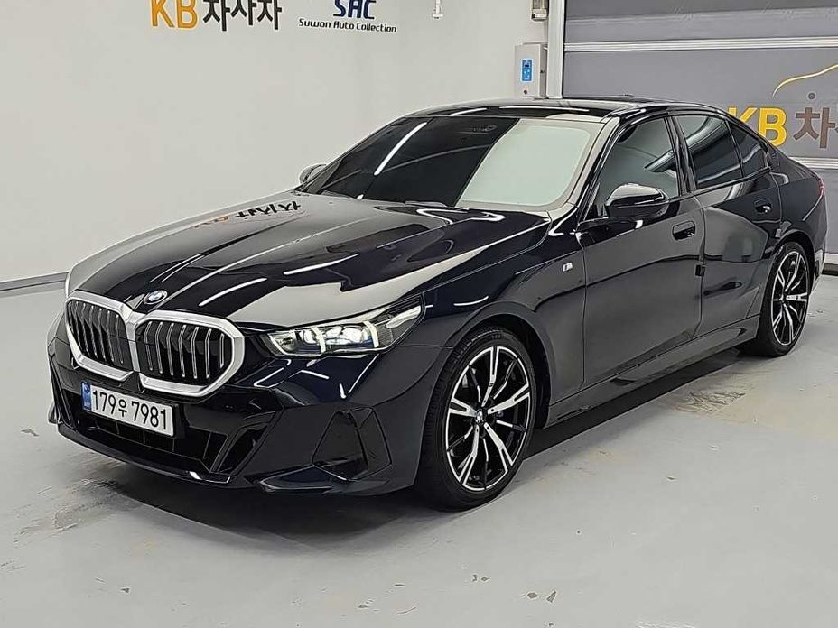 BMW 5-Series 2024