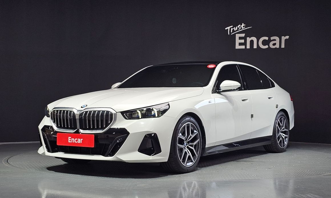 BMW 5-Series 2025