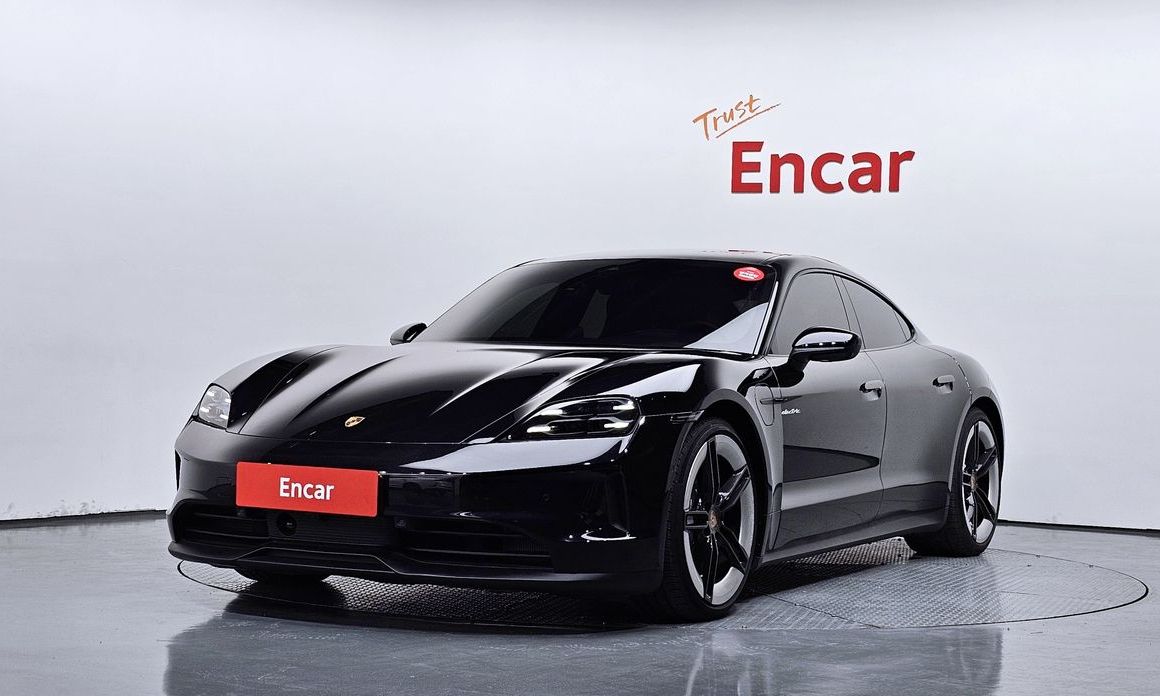 Porsche Taycan 2025