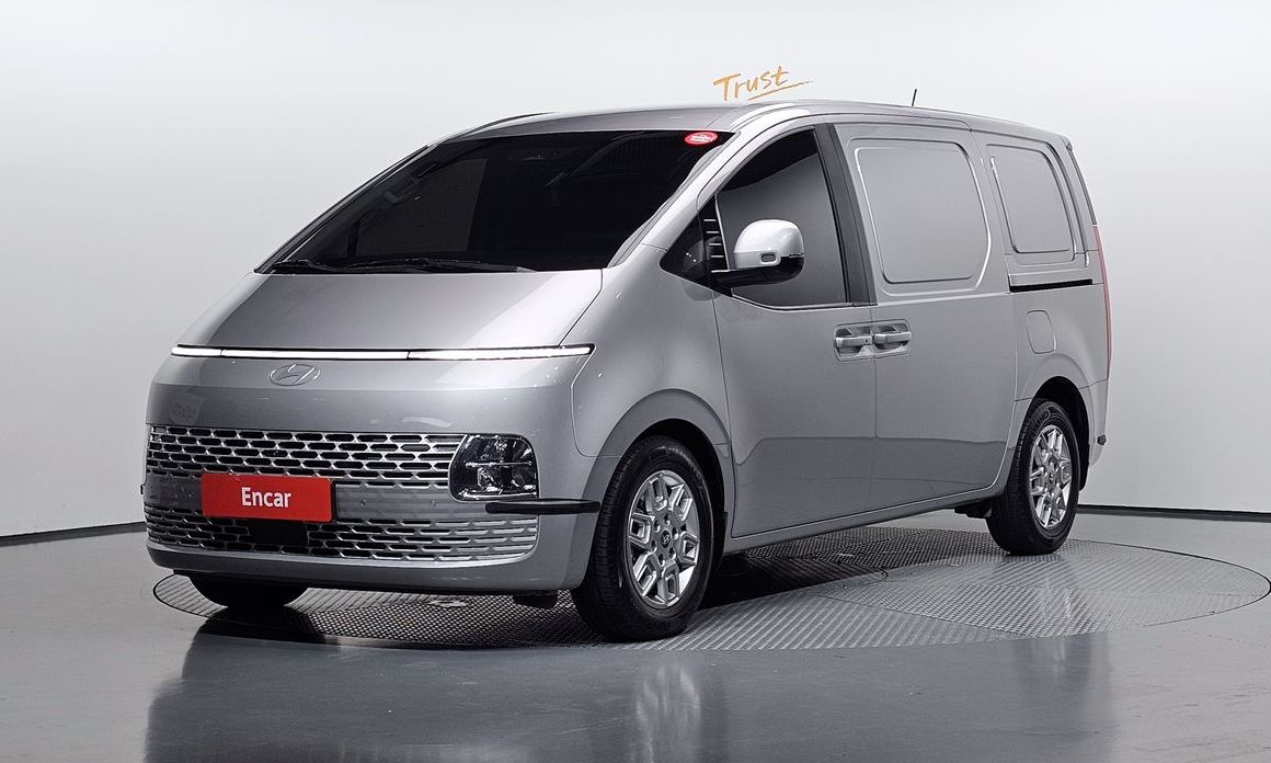 Hyundai Staria 2025