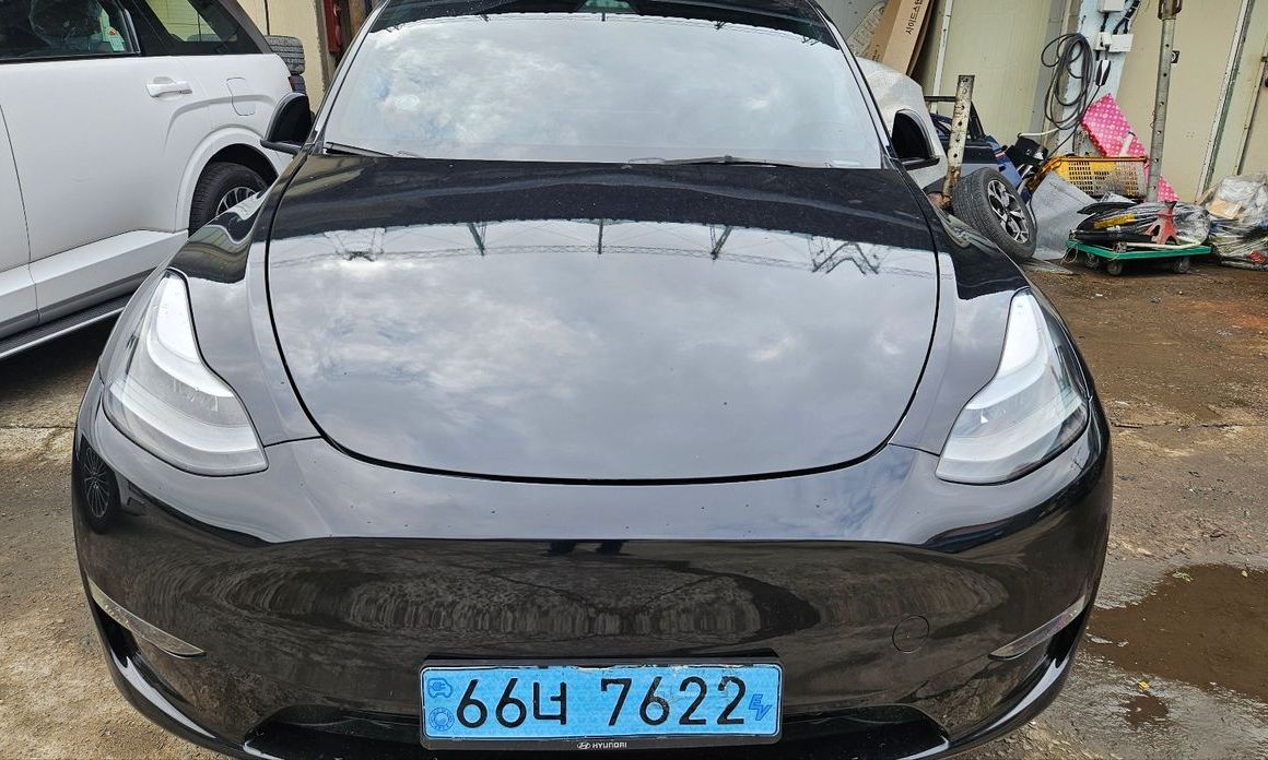 Tesla Model Y 2023