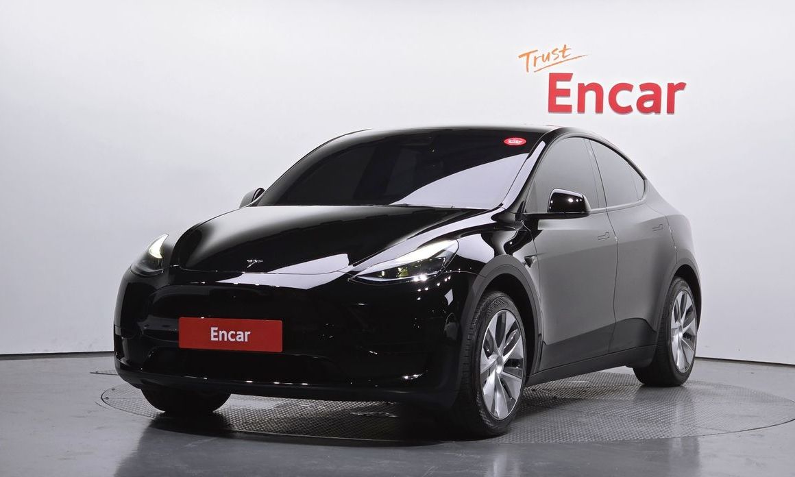 Tesla Model Y 2024