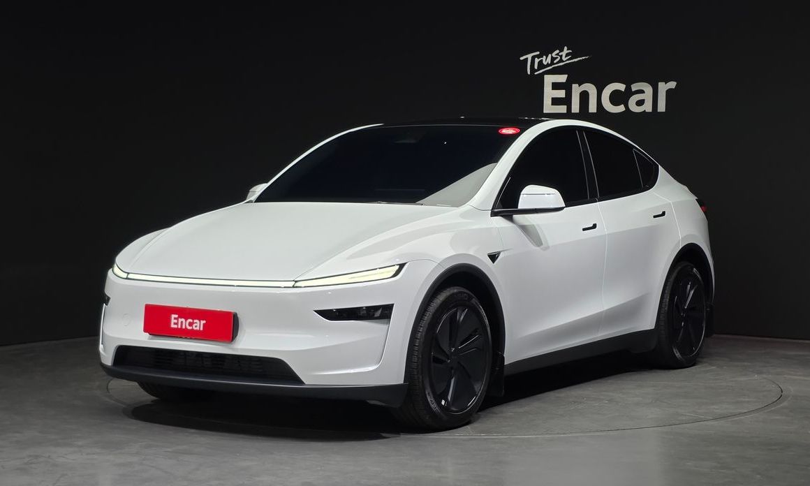 Tesla Model Y 2025