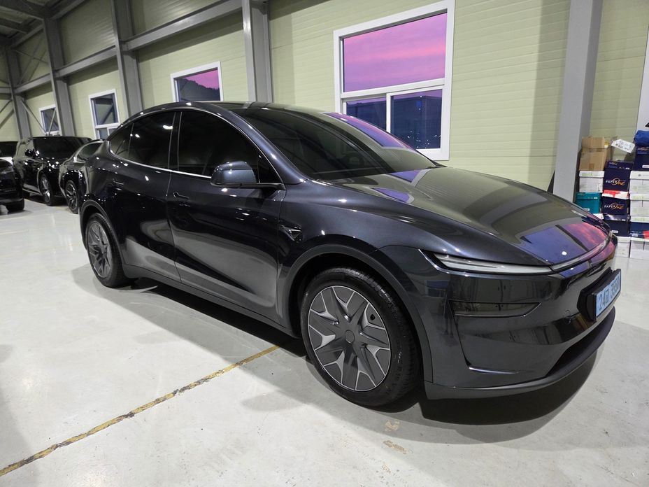 Tesla Model Y 2026