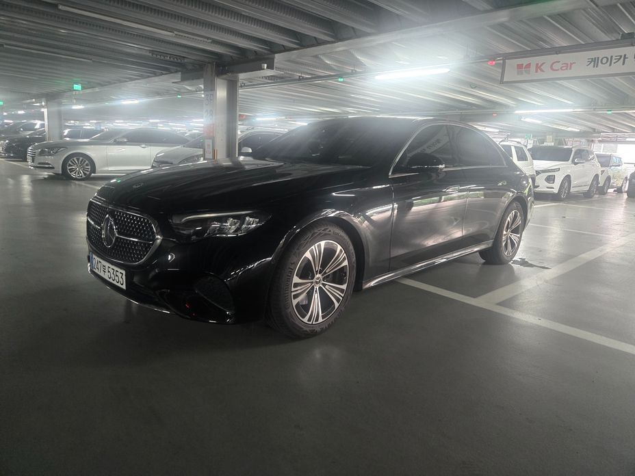 Mercedes-Benz E-Class 2024