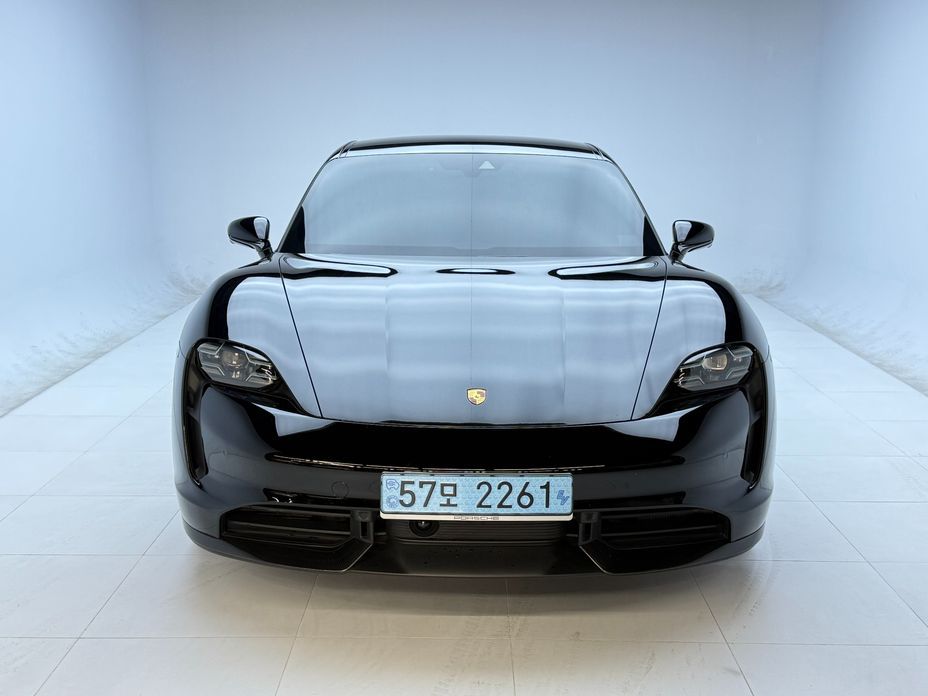 Porsche Taycan 2021