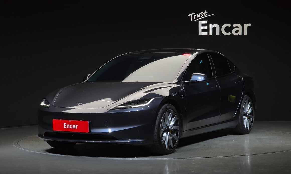 Tesla Model 3 2025