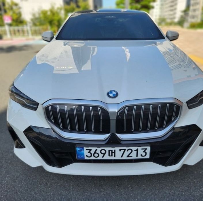 BMW 5-Series 2024