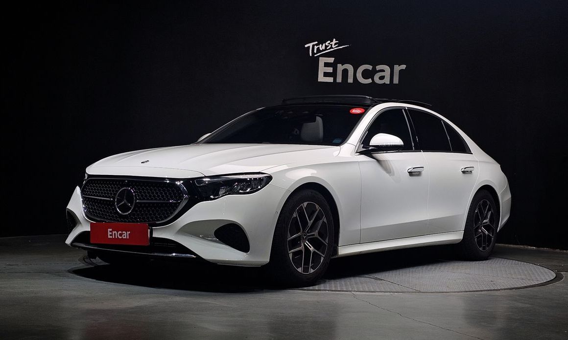Mercedes-Benz E-Class 2024