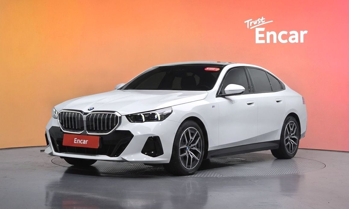 BMW 5-Series 2024