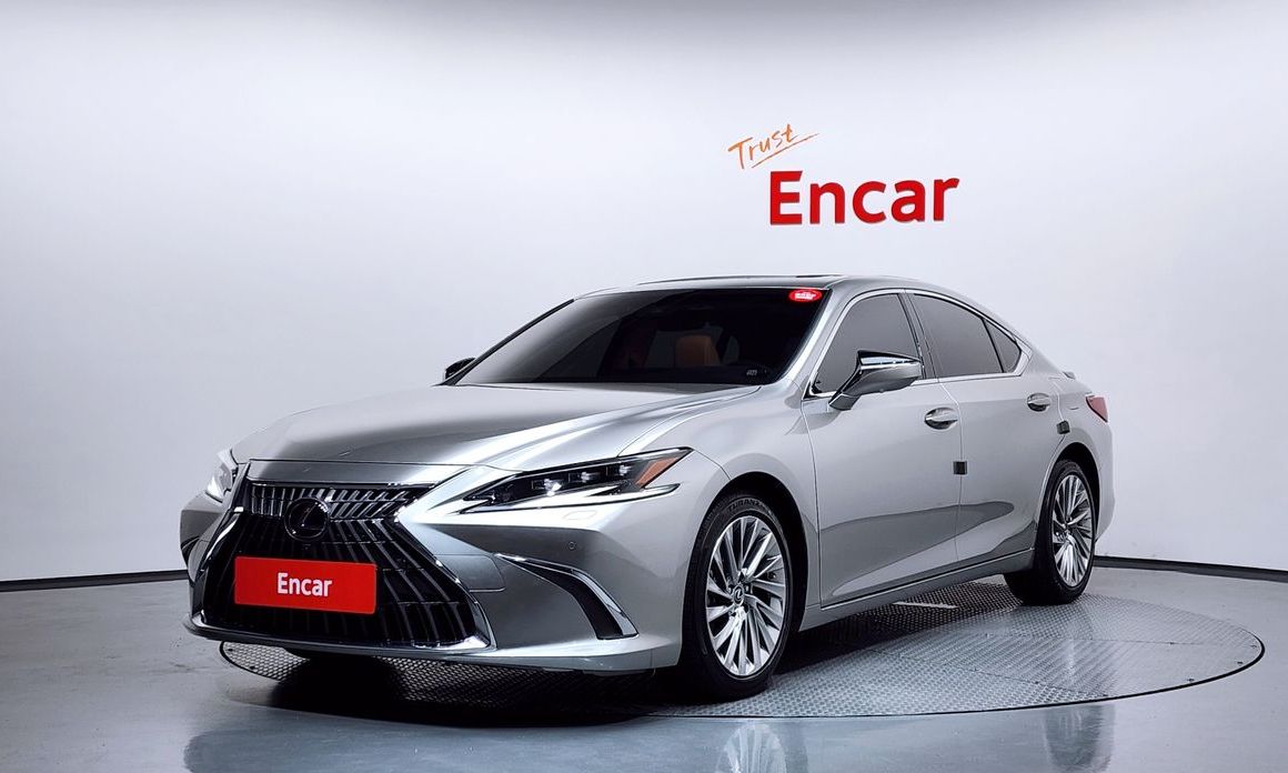 Lexus ES 2025
