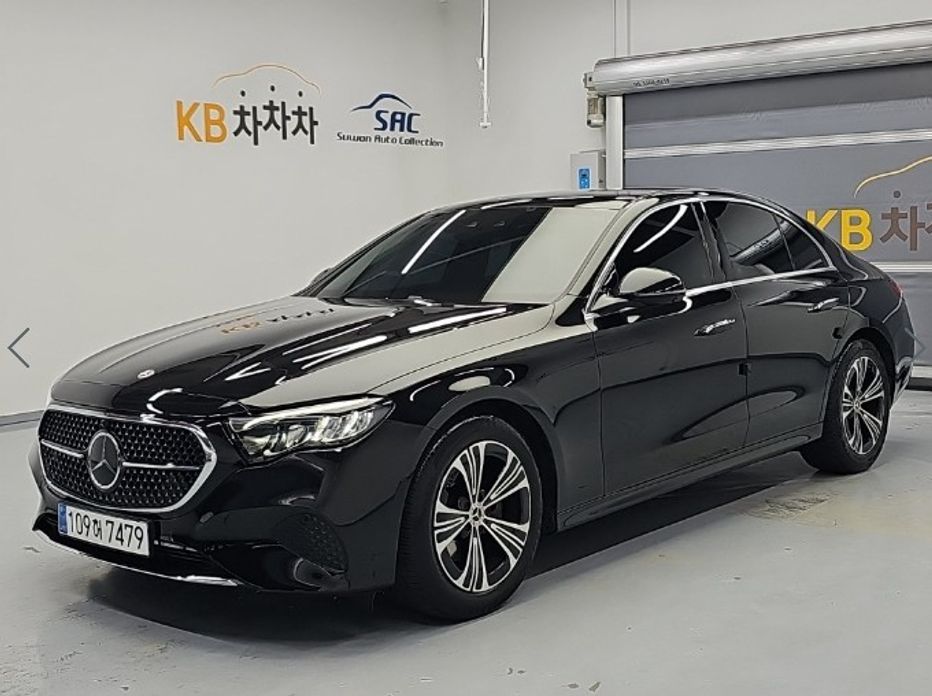 Mercedes-Benz E-Class 2024