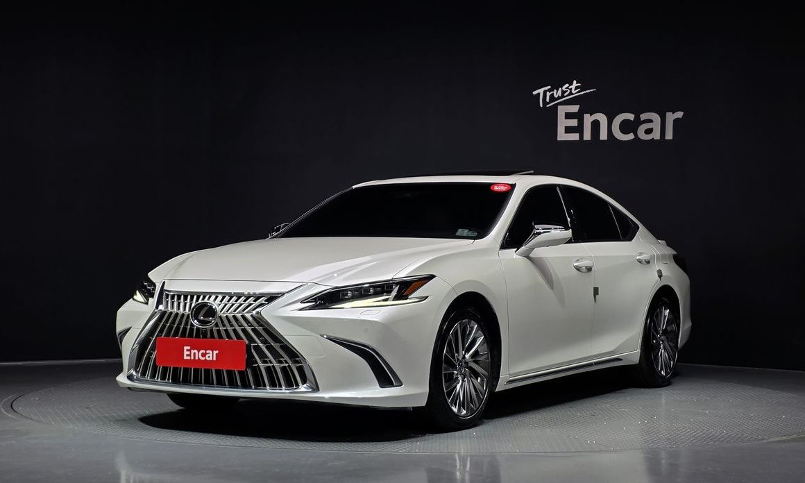 Lexus ES 2026