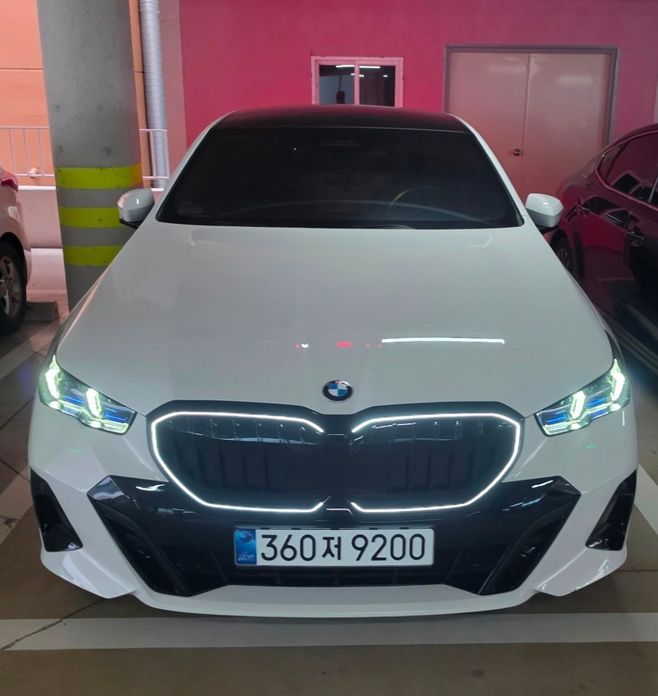 BMW 5-Series 2025