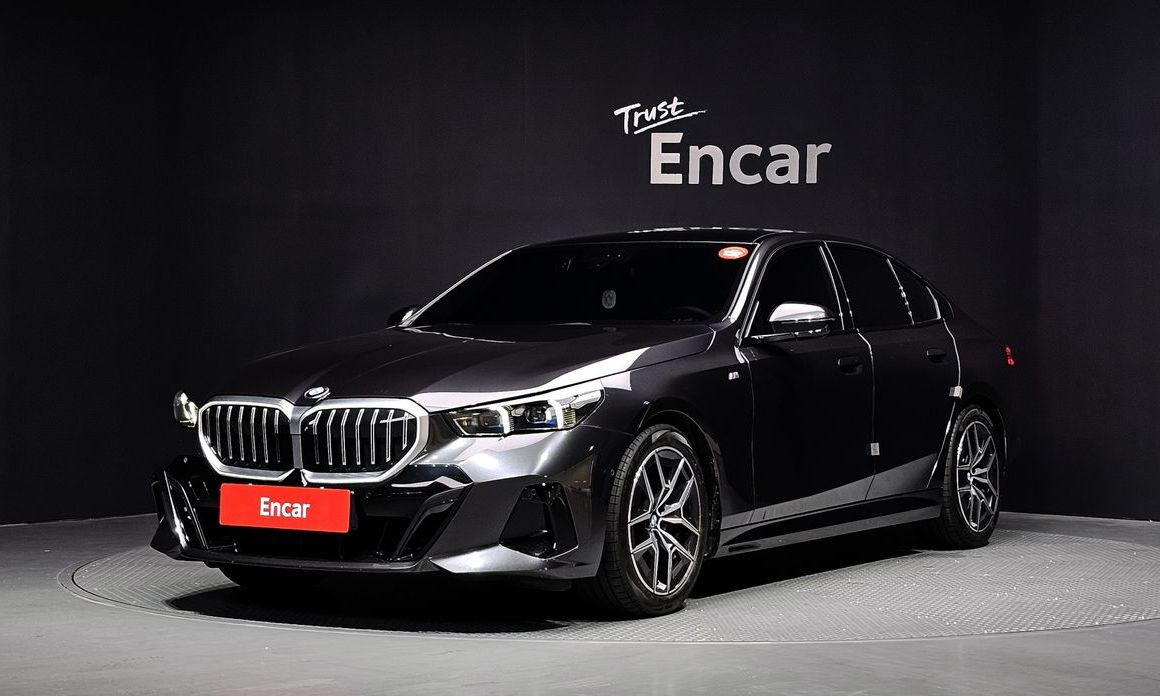 BMW 5-Series 2025