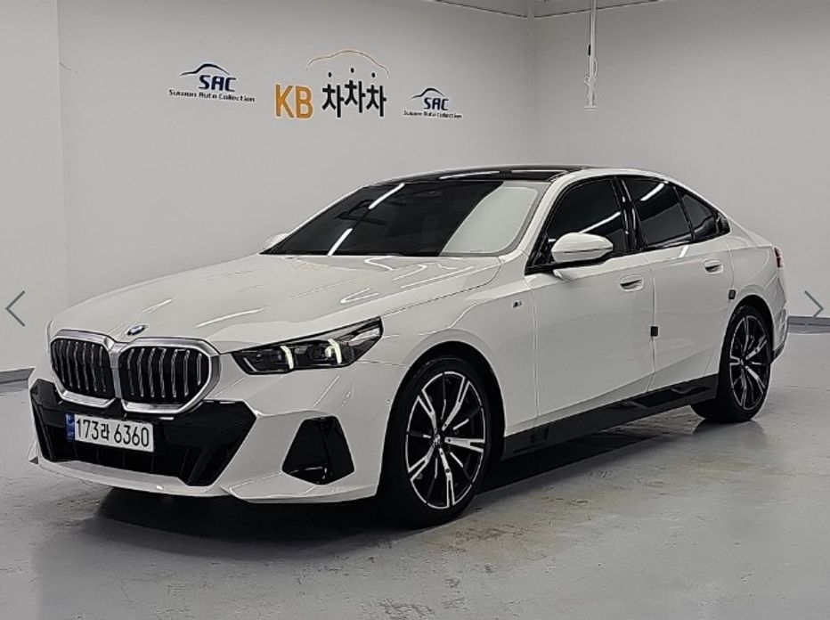 BMW 5-Series 2024