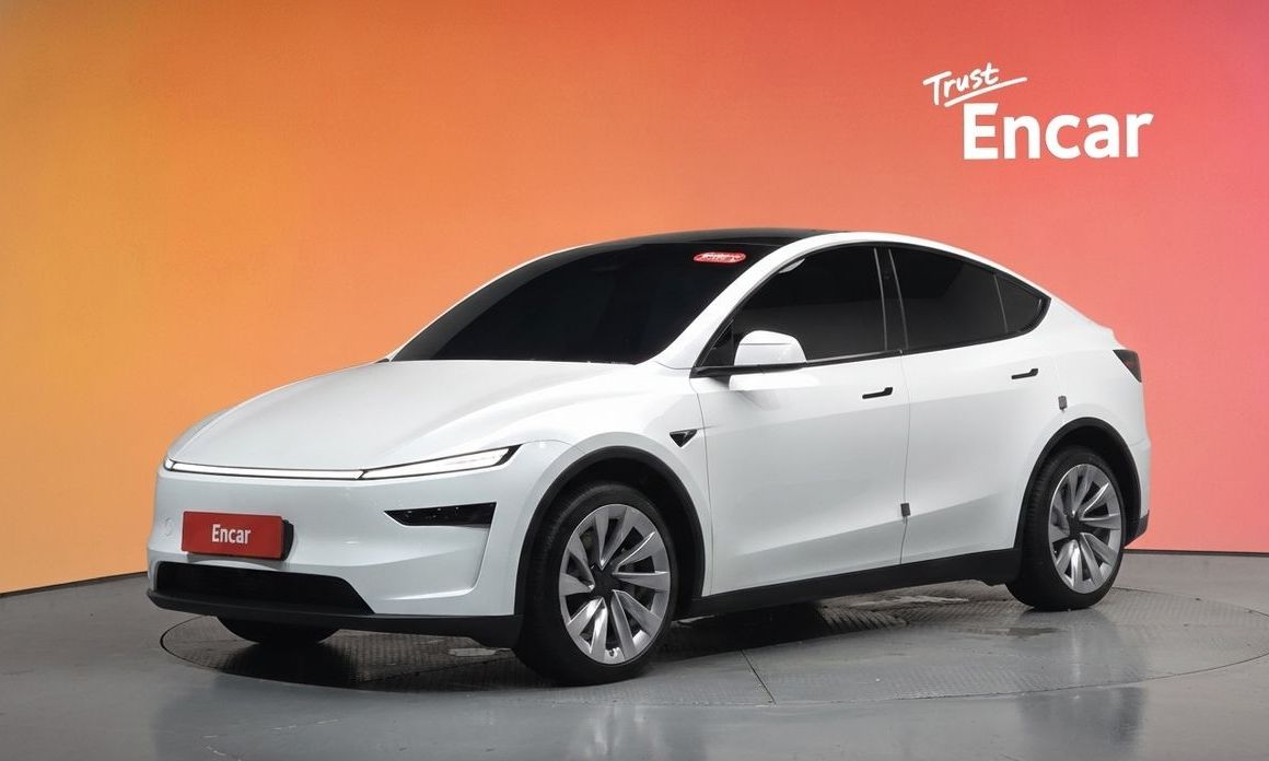 Tesla Model Y 2025