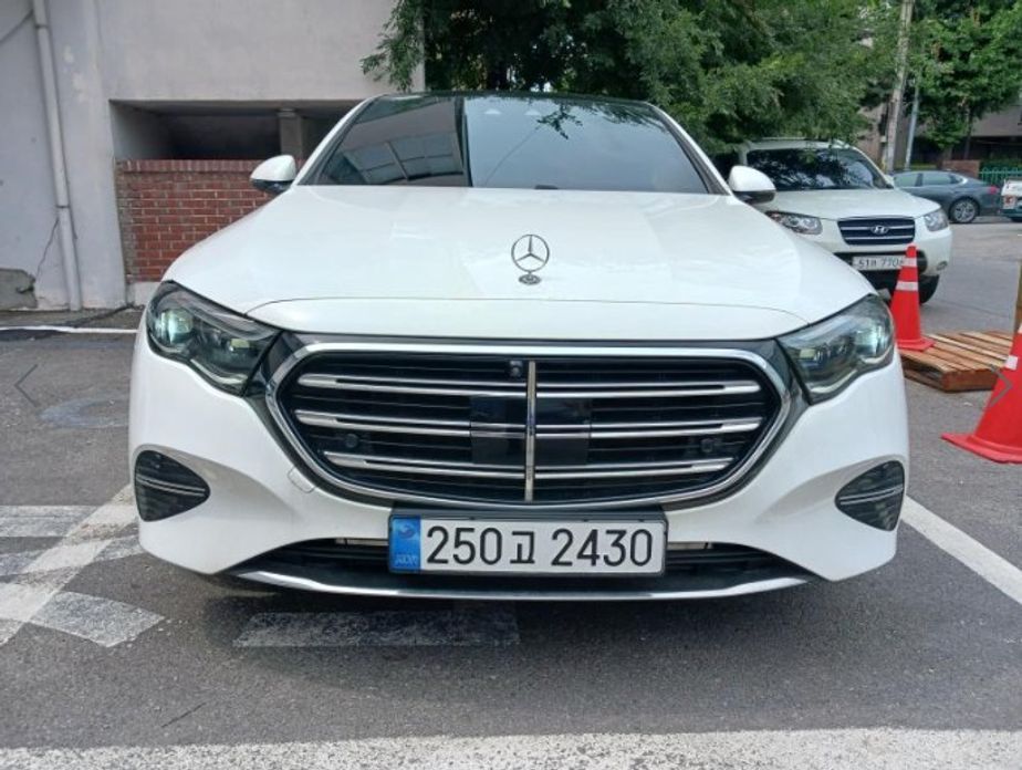 Mercedes-Benz E-Class 2024