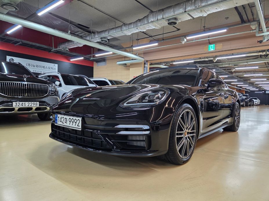 Porsche Panamera 2023
