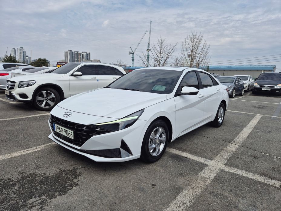 Hyundai AVANTE 2021