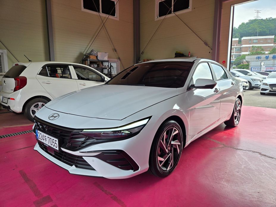 Hyundai AVANTE 2025