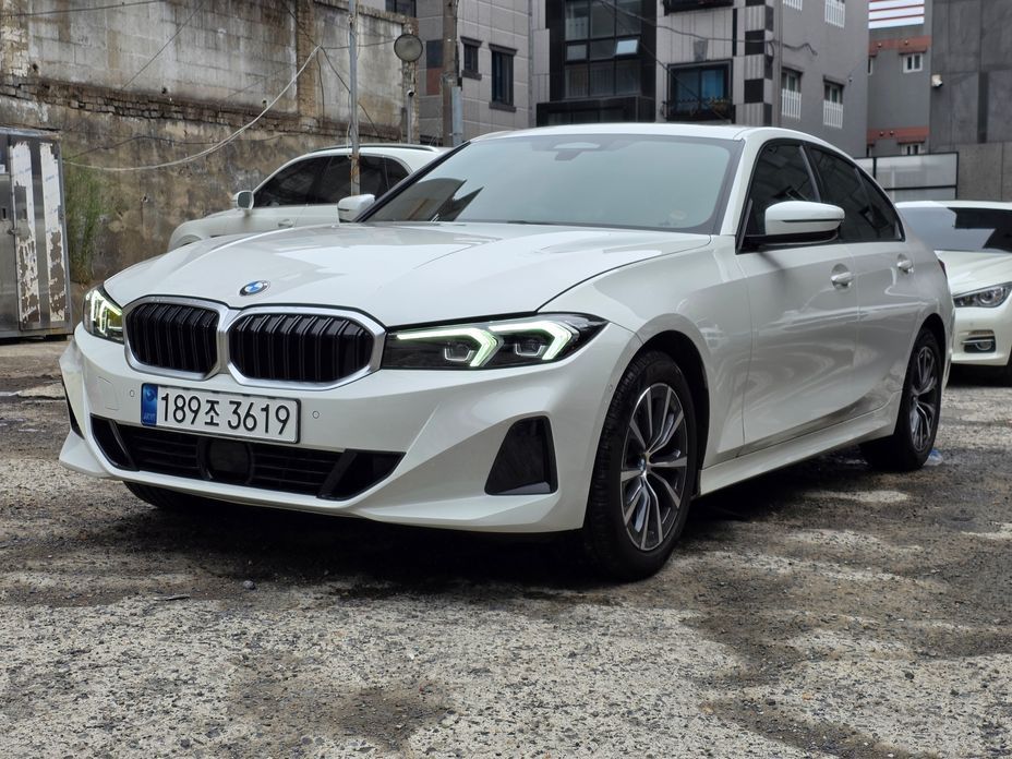 BMW 3-Series 2023