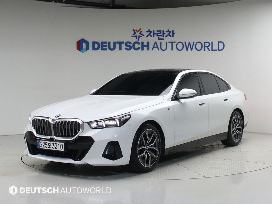 BMW 5-Series 2025