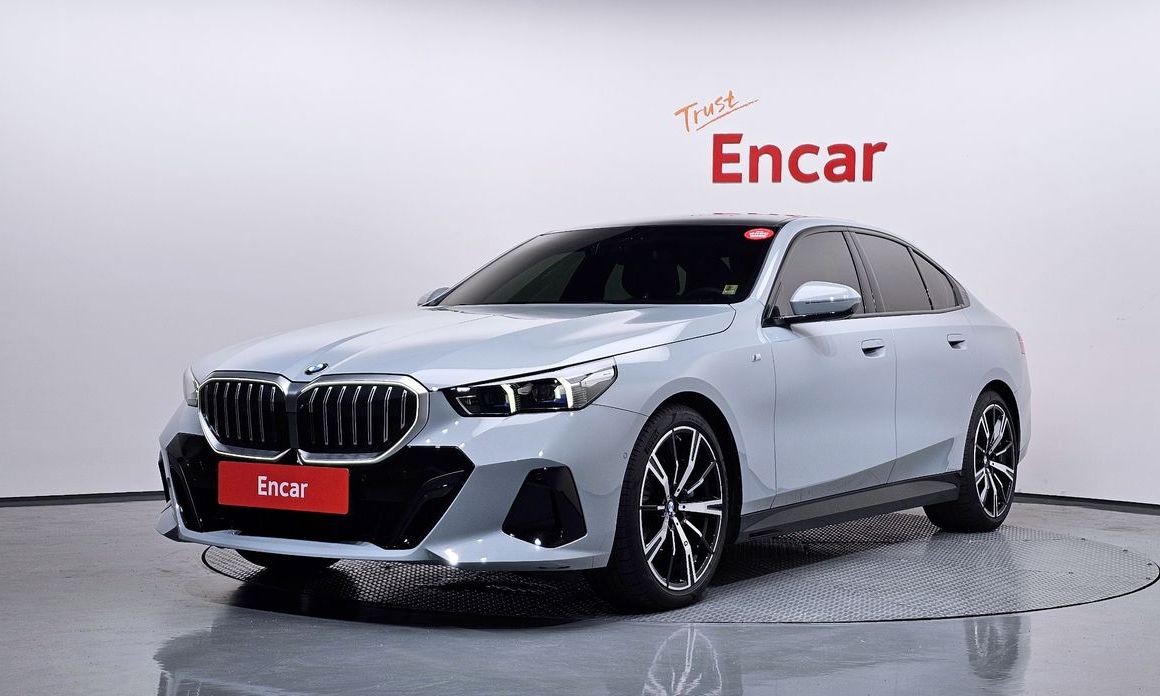 BMW 5-Series 2025