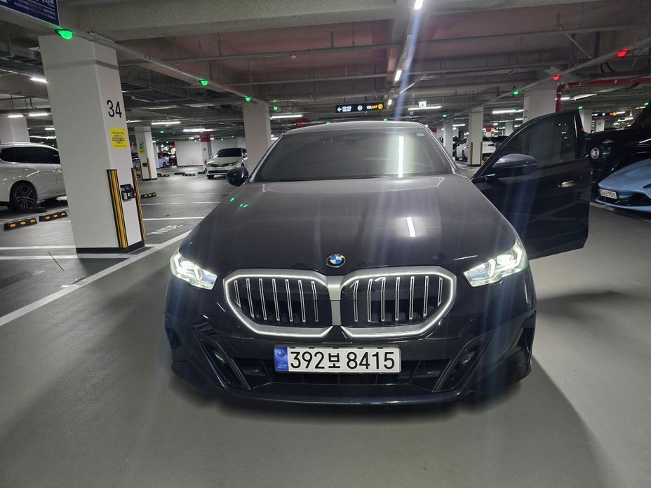 BMW 5-Series 2024