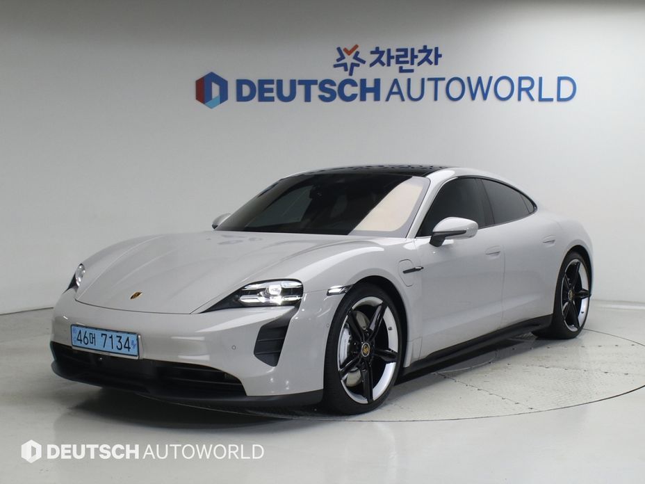 Porsche Taycan 2022