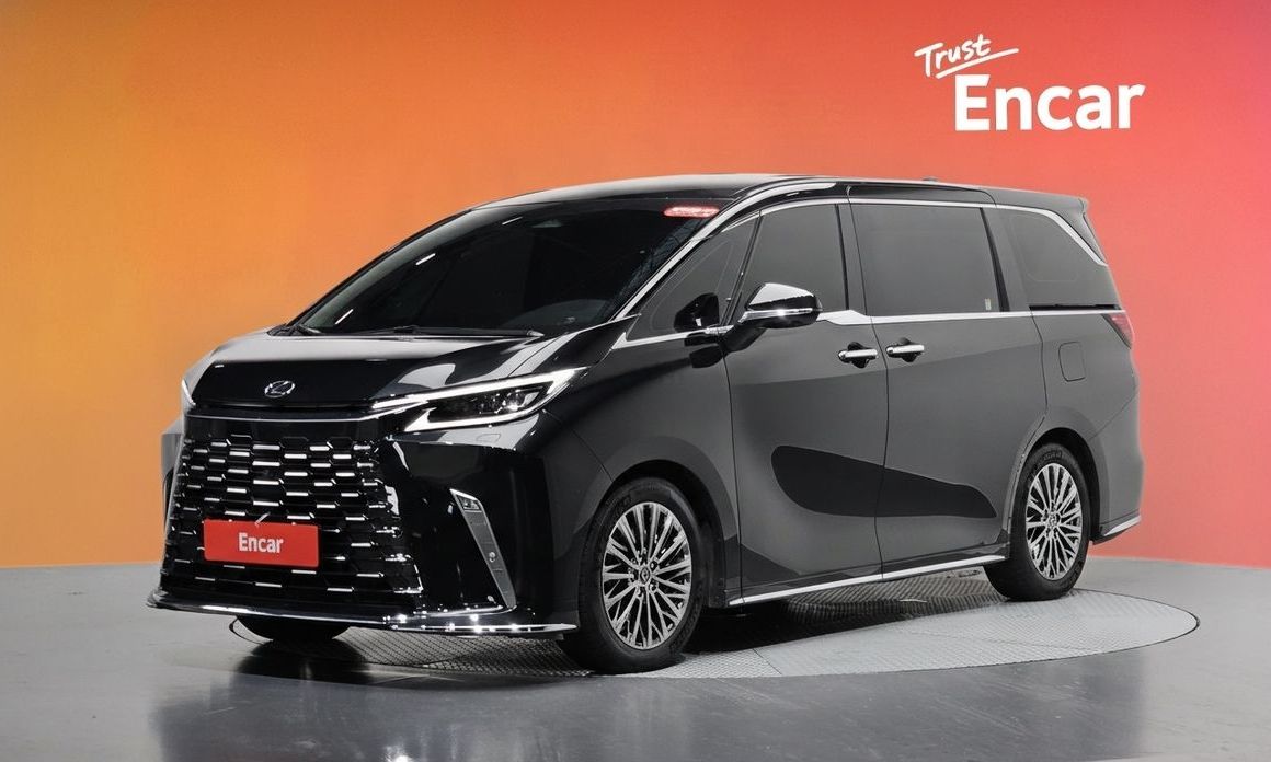 Lexus LM 2025