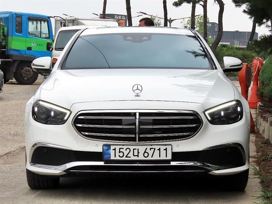 Mercedes-Benz E-Class 2023