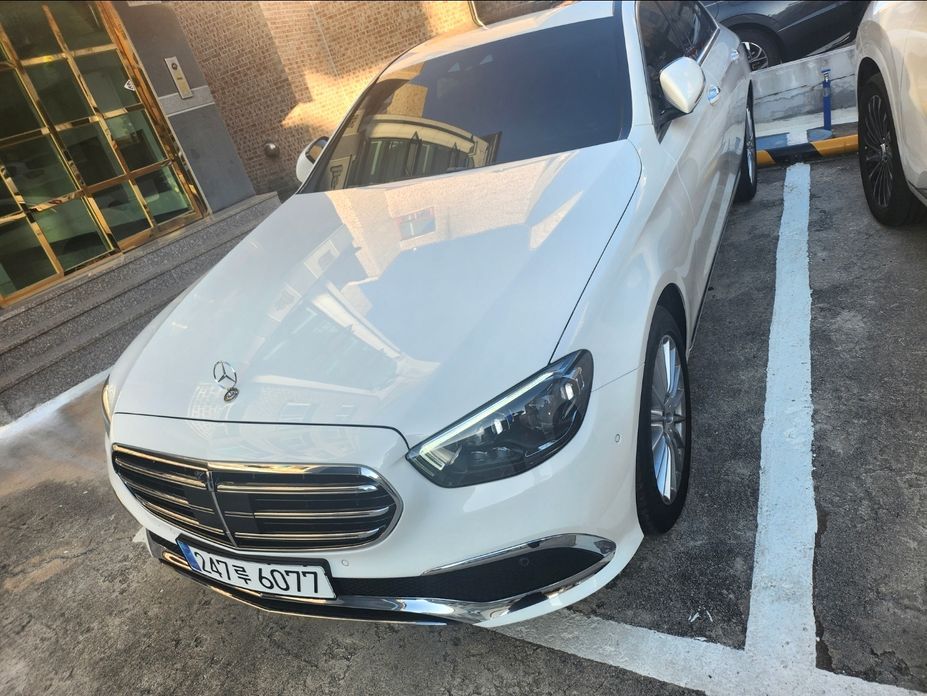 Mercedes-Benz E-Class 2023