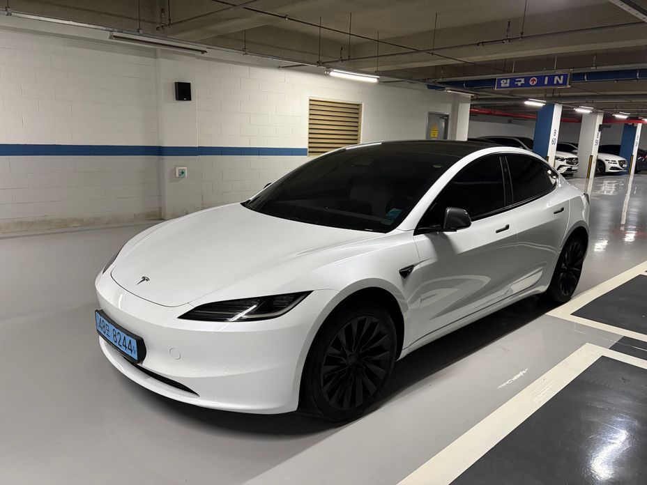 Tesla Model 3 2024