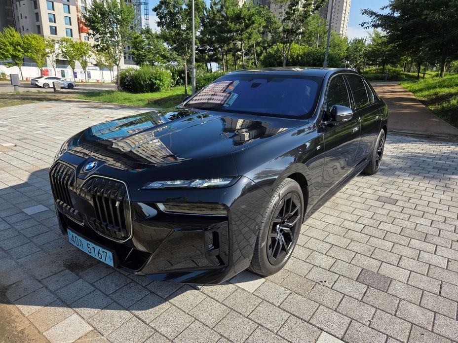 BMW i7 2024