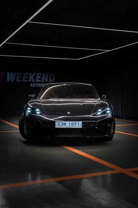 Porsche Taycan 2025