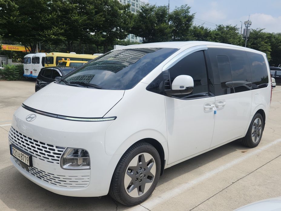 Hyundai Staria 2025