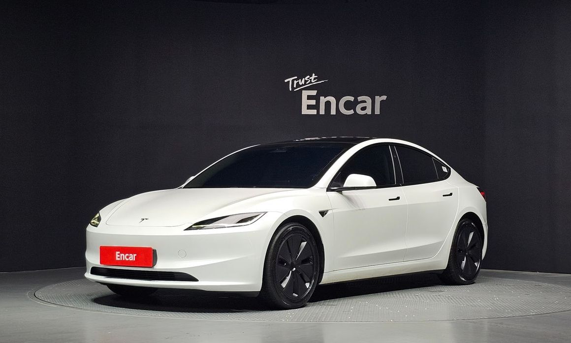 Tesla Model 3 2024