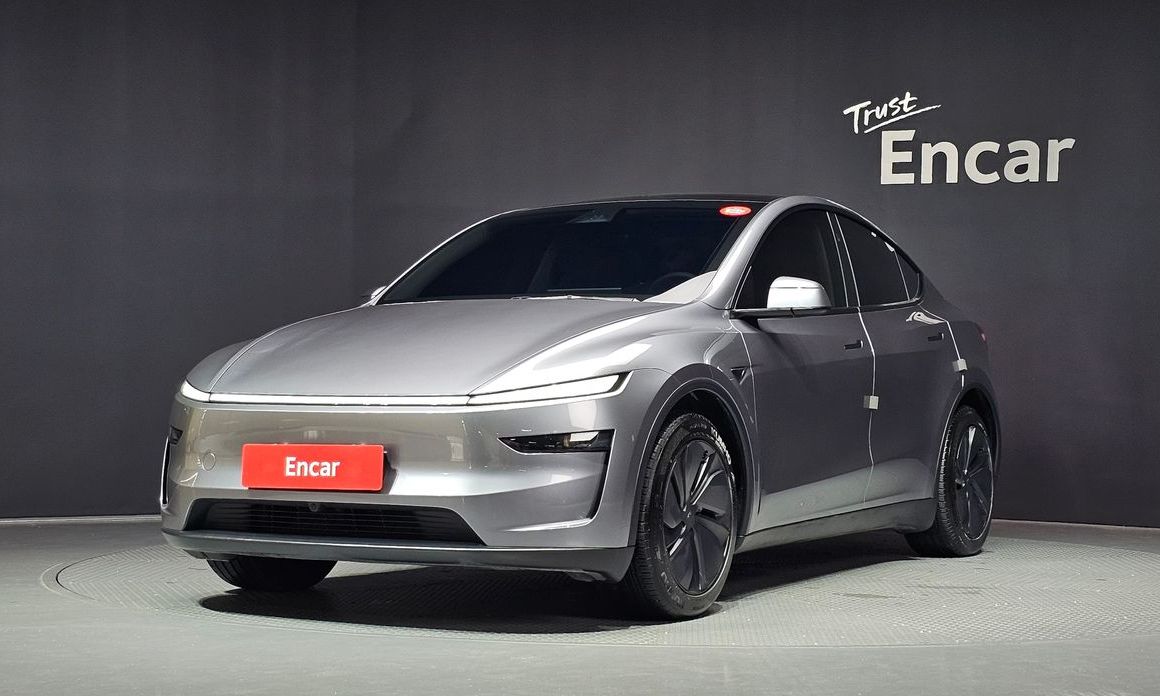 Tesla Model Y 2025