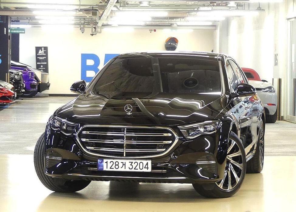 Mercedes-Benz E-Class 2024