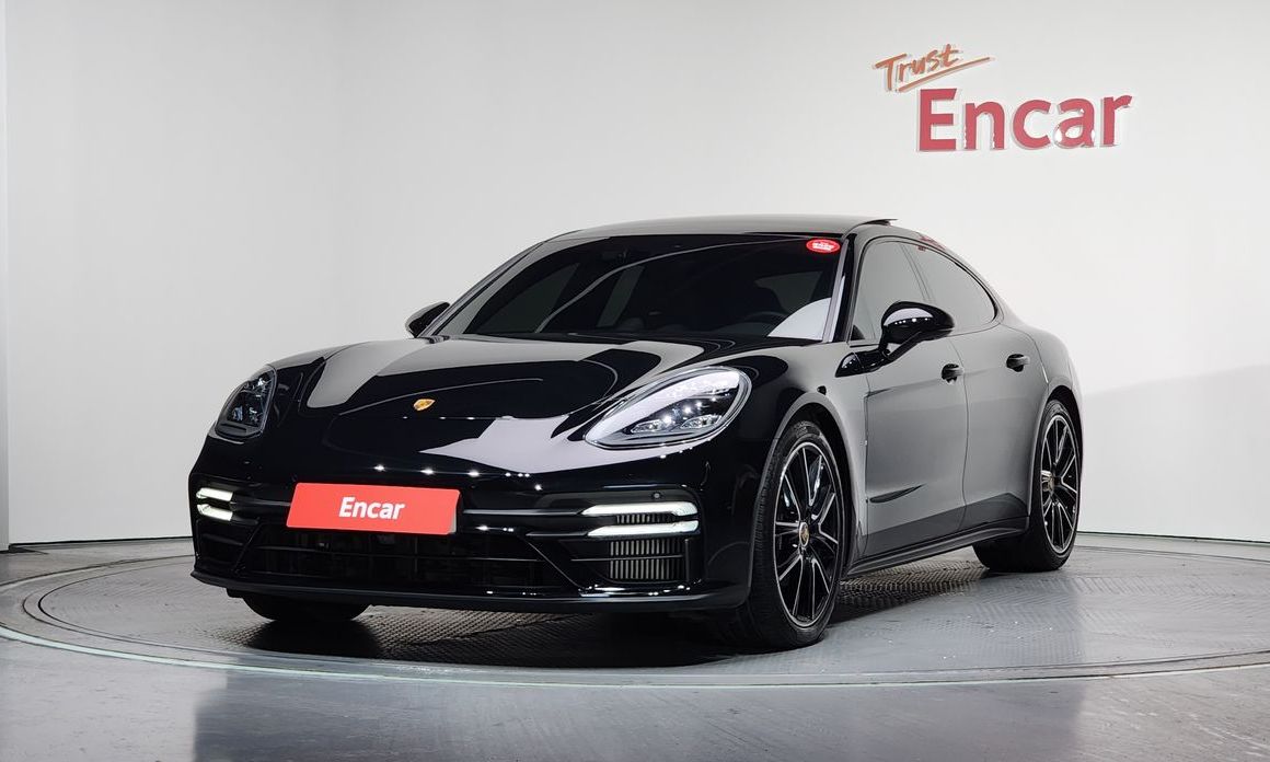 Porsche Panamera 2021