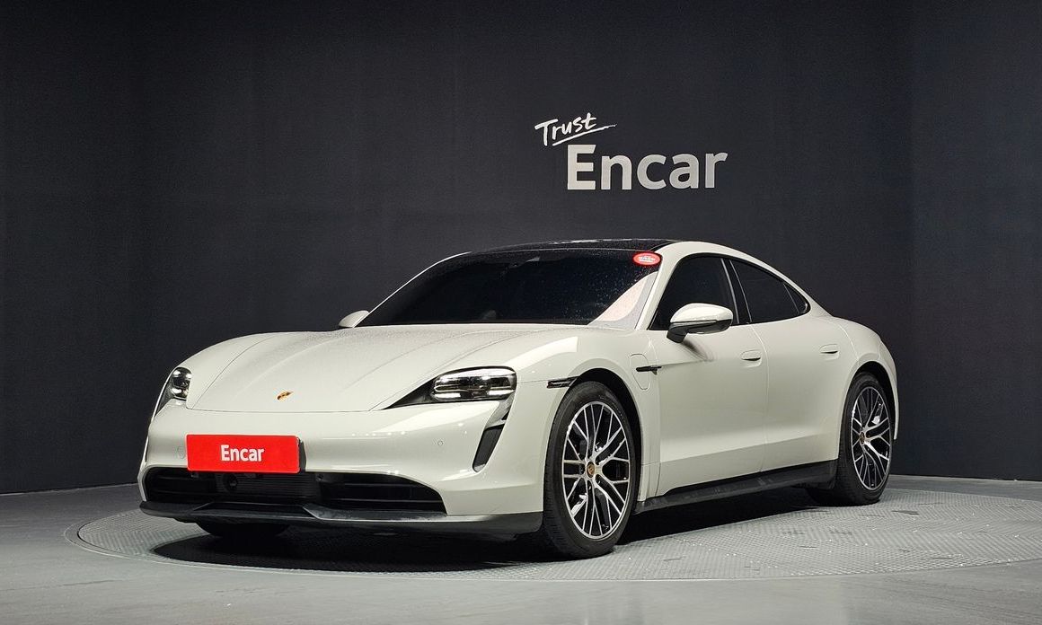 Porsche Taycan 2023