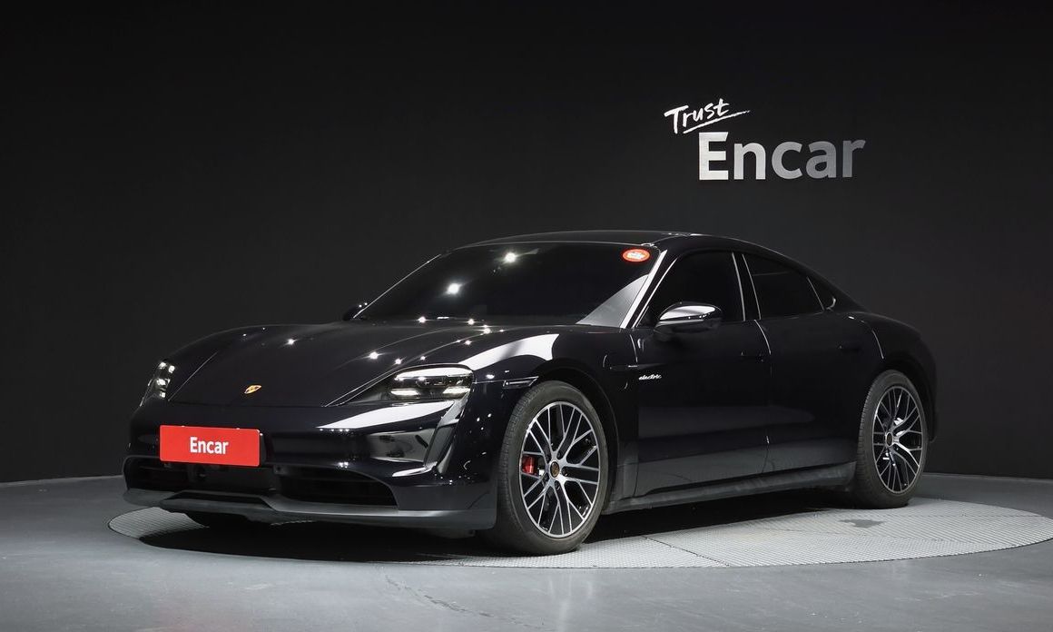 Porsche Taycan 2021