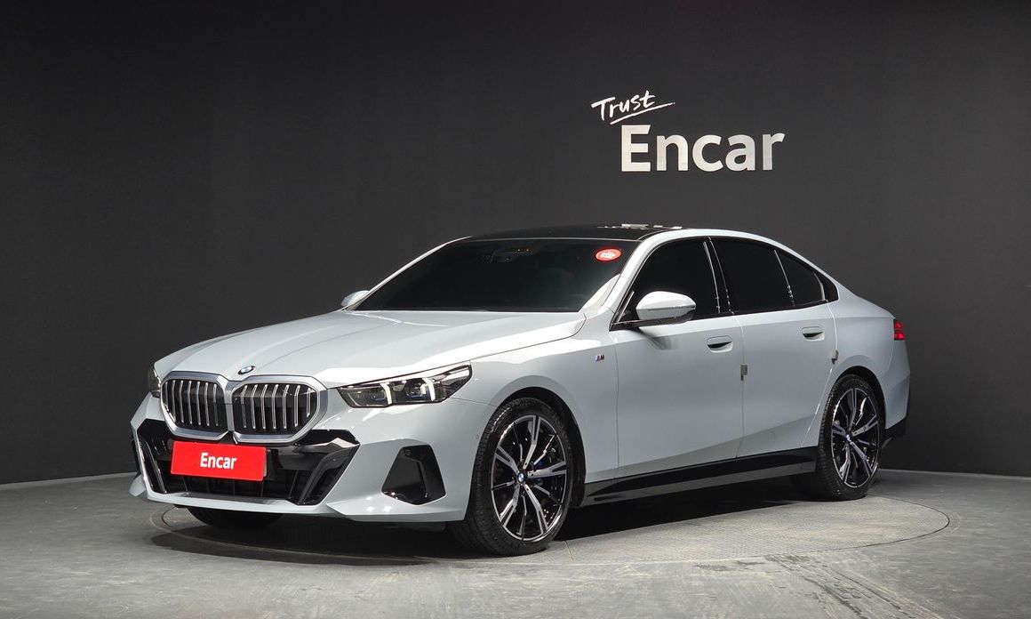 BMW 5-Series 2024