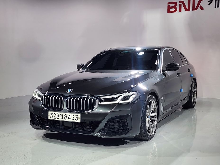 BMW 5-Series 2021