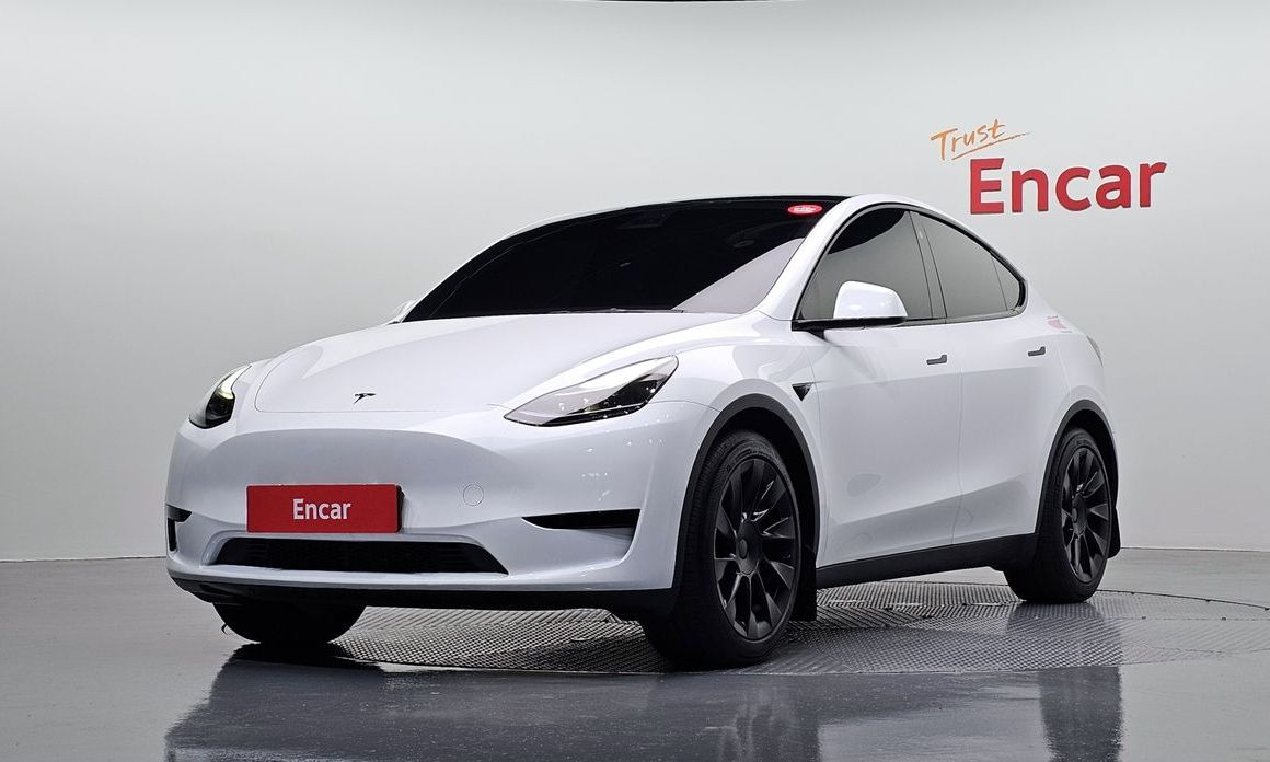 Tesla Model Y 2024