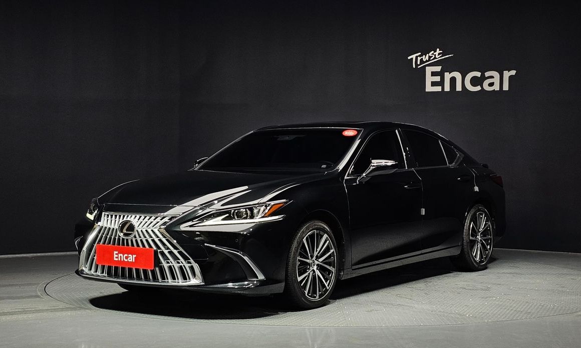 Lexus ES 2023