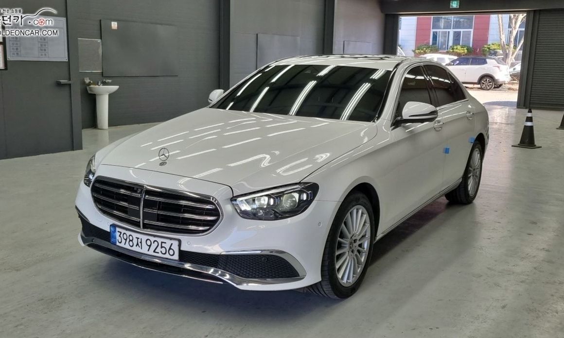 Mercedes-Benz E-Class 2023