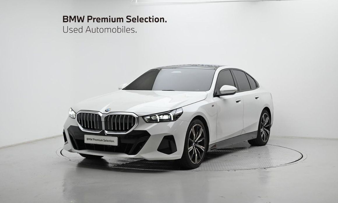 BMW 5-Series 2024
